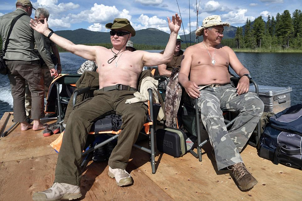 Президент России и Министр Обороны России используют аксессуары RAPALA